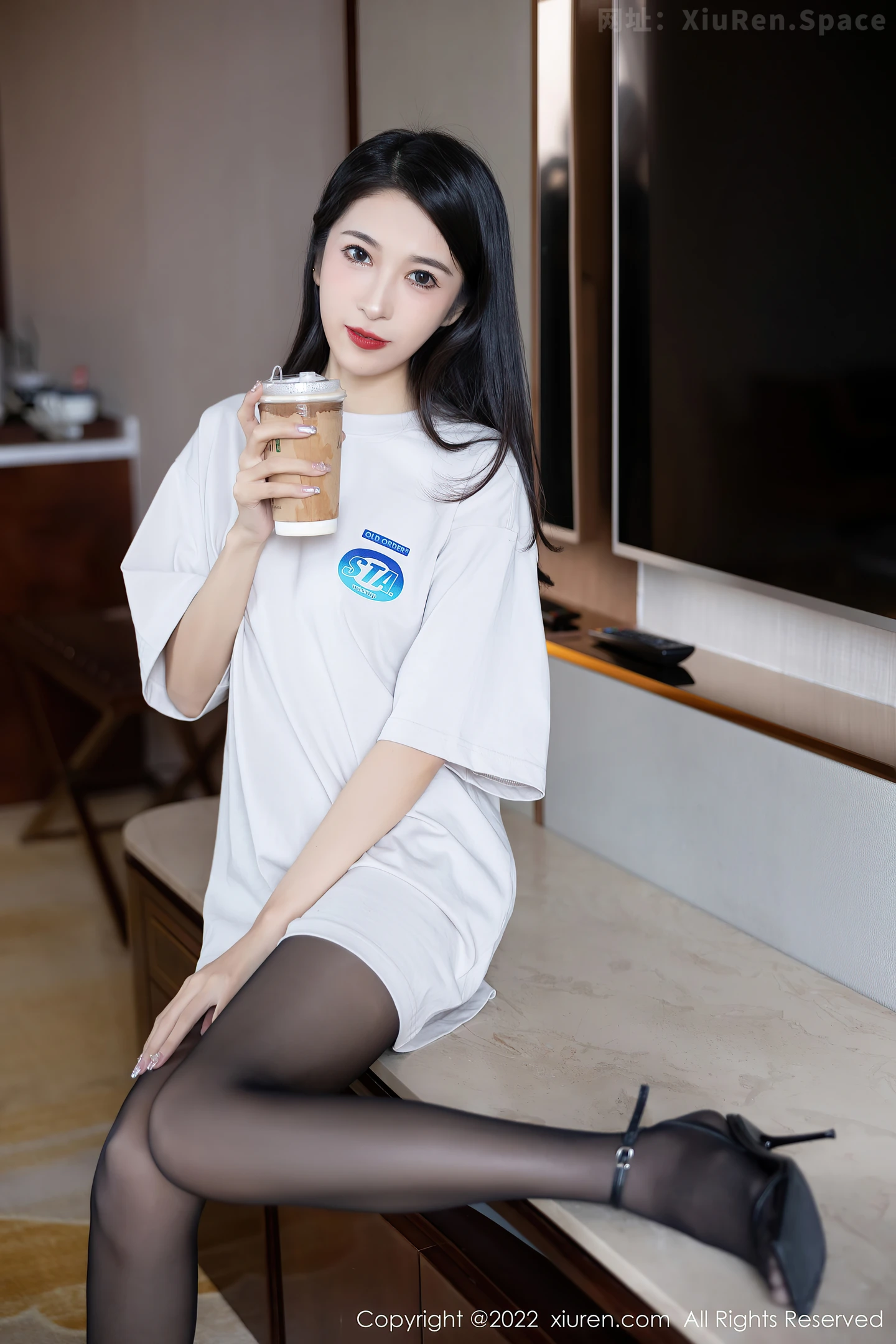 图片[4]-[XiuRen秀人网] VOL.5507 模特林乐一私房性感白T配超薄无内黑丝秀翘臀美腿诱惑写真80P-秀人网官方网站